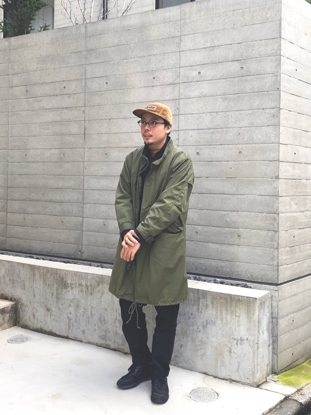 「からし色、STABILIZER GNZ、ユニクロ、メガネ男子、M65、モッズコート、New Balance、1500、UNIQLO、チノパン」｜「VINTAGEのフィッシュテールパーカ（ミリタリージャケット、グリーン系）」を使った、junya_mochizukiさん（メンズ・177cm）の冬コーディネートの1枚目の写真