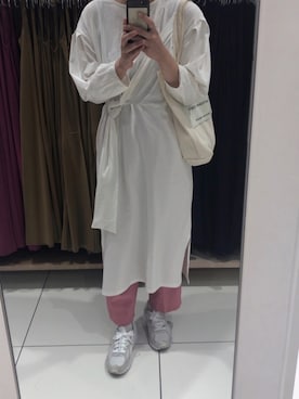 「CIAOPANIC（チャオパニック）の前結びTシャツワンピース（ワンピース、ホワイト系）」を使った、misakoさん（レディース・166cm）の秋コーディネート