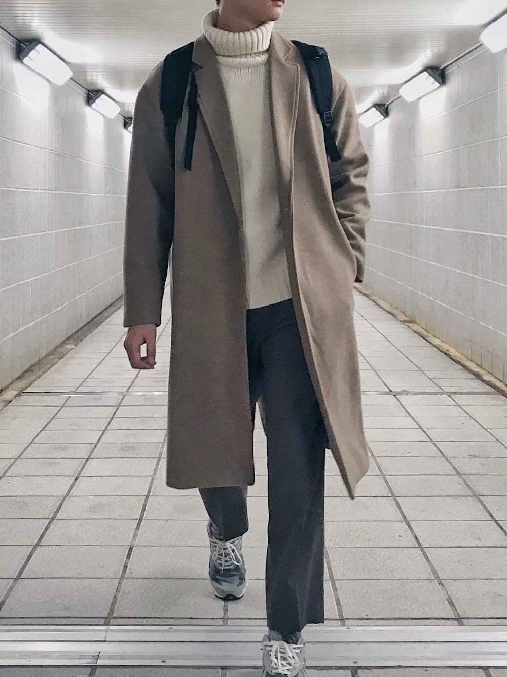 「冬コーデ、GU、Carhartt WIP(Carhartt WIP)」｜「NEW BALANCEのアイテム（シューズ、グレー系）」を使った、weixun0113さん（メンズ・180cm）の冬コーディネートの1枚目の写真