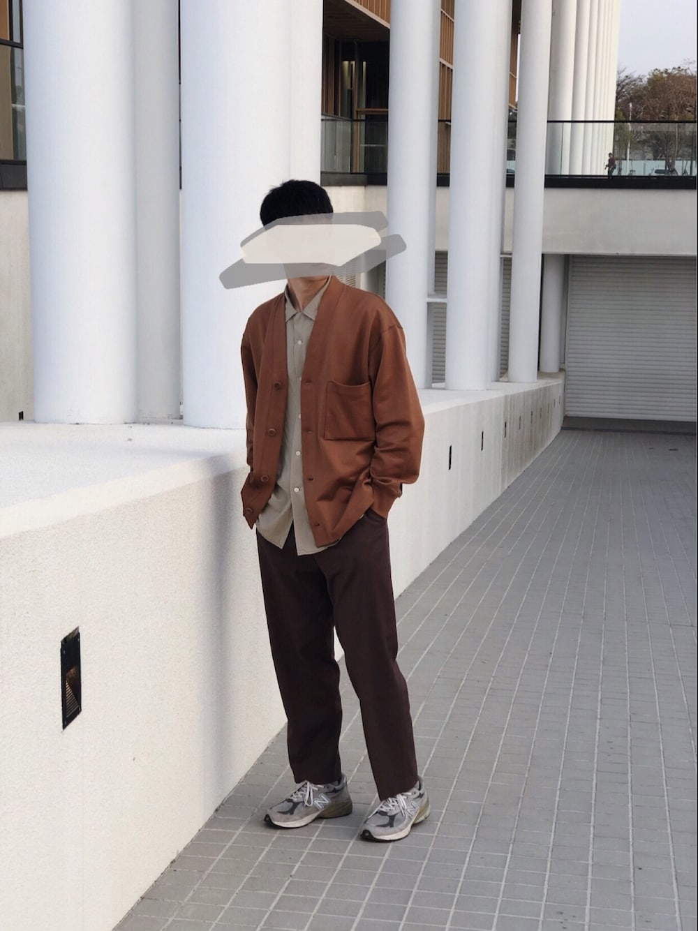 「UNIQLOのアイテム（ジャケット/アウター、ブラウン系）」を使った、weixun0113さん（メンズ・180cm）の春コーディネートの1枚目の写真