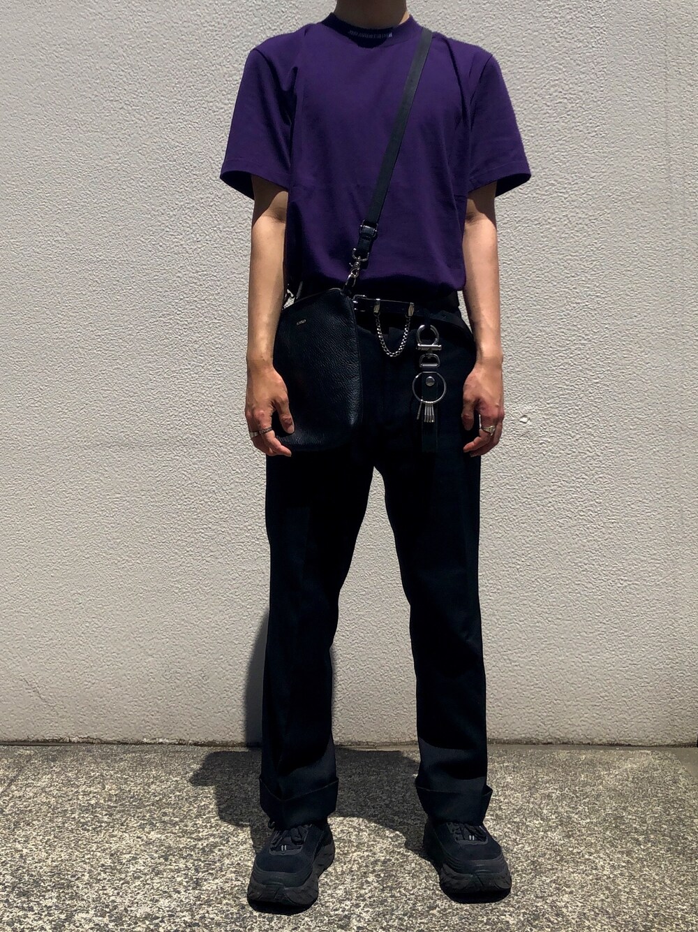 「JOHN LAWRENCE SULLIVAN、kaiko、HOKAONEONE、jieda、Hender Scheme、ootd、fashion、ダッドスニーカー、夏コーデ、Tシャツ」｜「JOHN LAWRENCE SULLIVANのJACQUARD LOGO T-SHIRT（Tシャツ/カットソー、パープル系）」を使った、toshiさん（メンズ・172cm）の春コーディネートの1枚目の写真