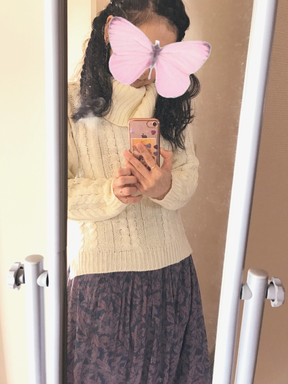「dazzlinのﾀｰﾄﾙゆるｹｰﾌﾞﾙﾆｯﾄTOPS（ニット/セーター、ホワイト系）」を使った、Hさん（レディース・163cm）の冬コーディネートの1枚目の写真
