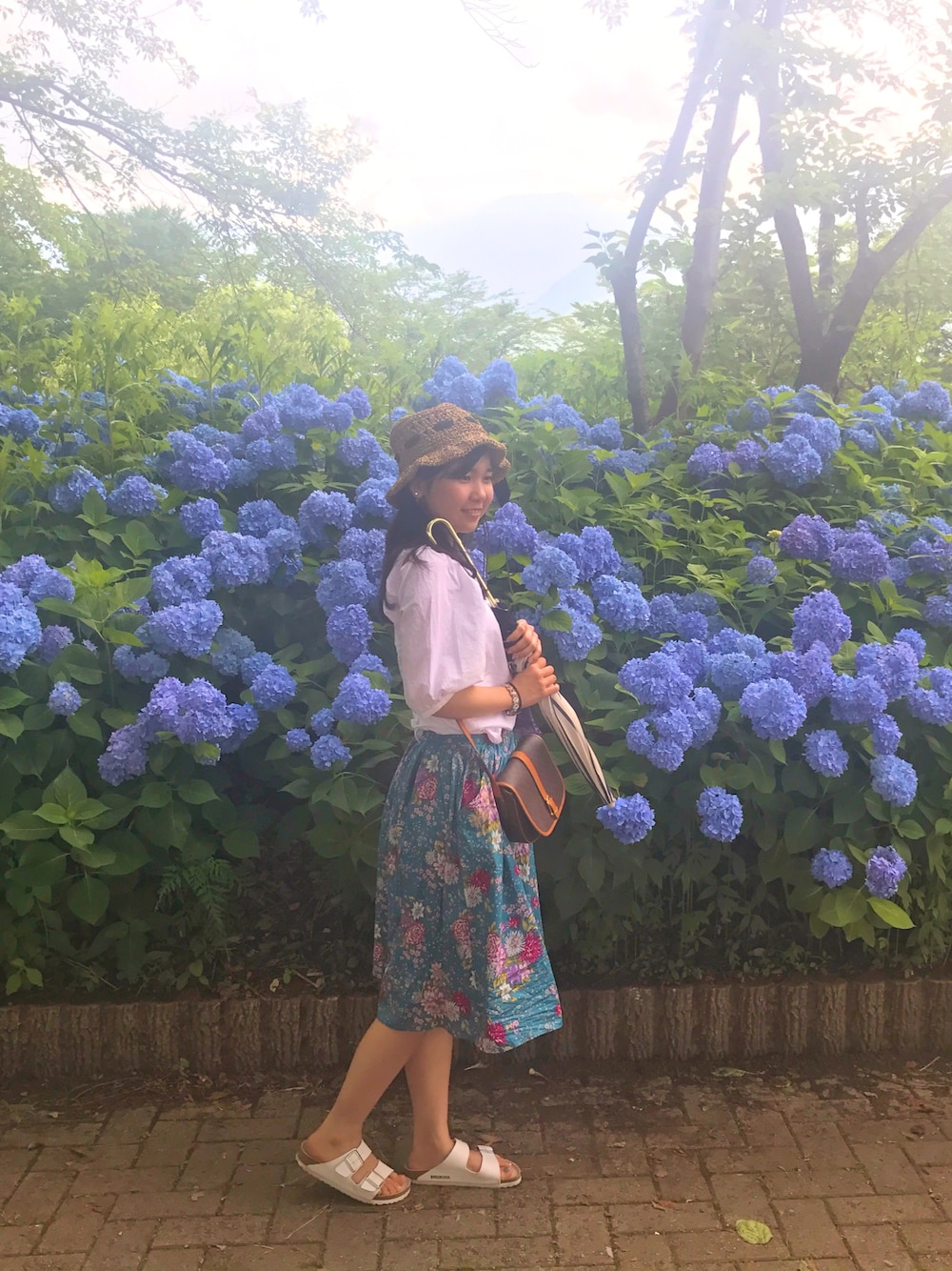 「CHEERのアイテム（ハット、ブラウン系）」を使った、Hさん（レディース・163cm）の夏コーディネートの1枚目の写真