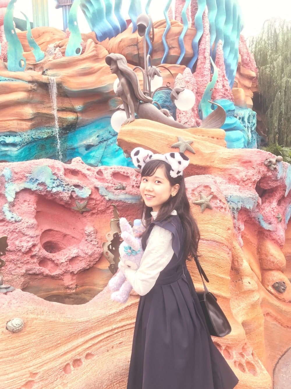 「ディズニーコーデ」｜「ruby and youのアイテム（ワンピース、ブルー系）」を使った、Hさん（レディース・163cm）の秋コーディネートの1枚目の写真