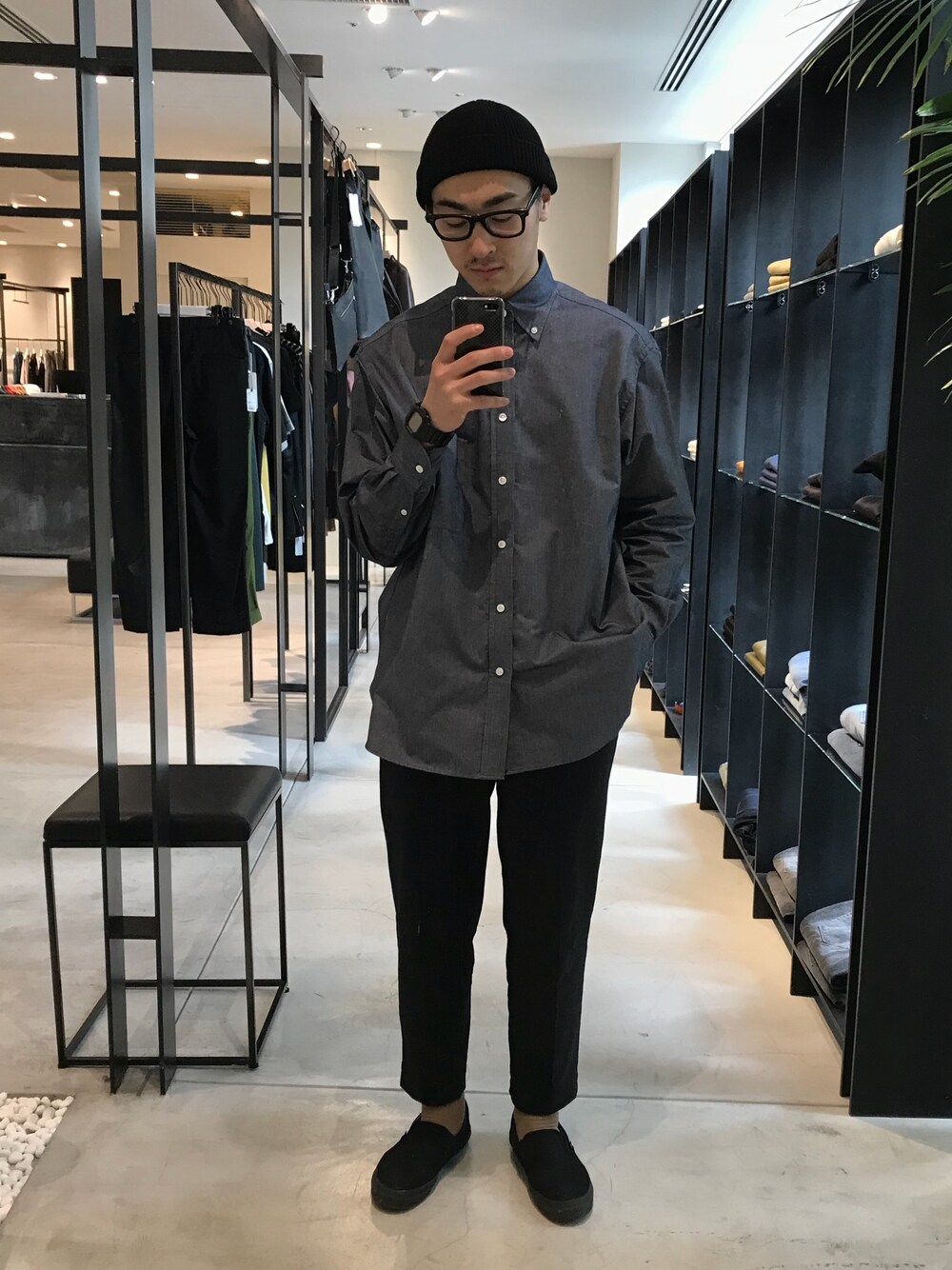 「summer、ootd、spring、UNITED TOKYO、ユナイテッドトウキョウ、春夏コーデ、オックスフォード、モード、ストリート」｜「UNITED TOKYOのオーバーサイズオックスボタンダウンシャツ（シャツ/ブラウス、ブルー系）」を使った、Yusukeさん（メンズ・172cm）の春コーディネートの1枚目の写真