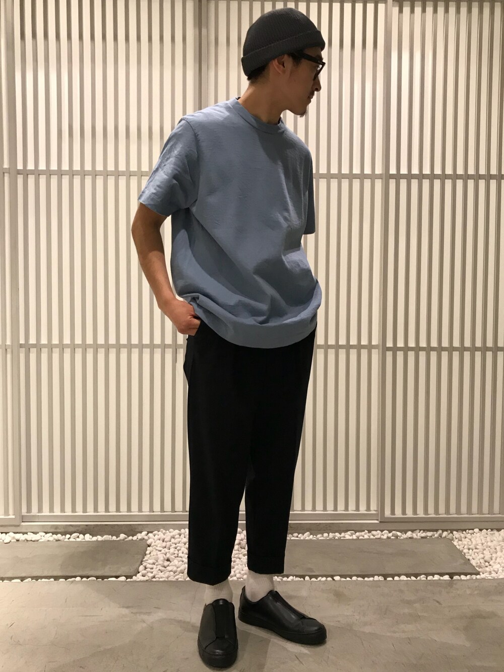 「summer、ユナイテッドトウキョウ、UNITED TOKYO、夏コーデ、ootd、スリッポン、pants、モード、カジュアル」｜「UNITED TOKYOのアーマー吊天竺カットソー（Tシャツ/カットソー、ブルー系）」を使った、Yusukeさん（メンズ・172cm）の夏コーディネートの1枚目の写真