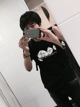 「HAMIDASYSTEMのアイテム（Tシャツ/カットソー、ブラック系）」を使った、ｼﾞｮｾﾌ🦄ももかーまん✅さん（メンズ・180cm）の夏コーディネート