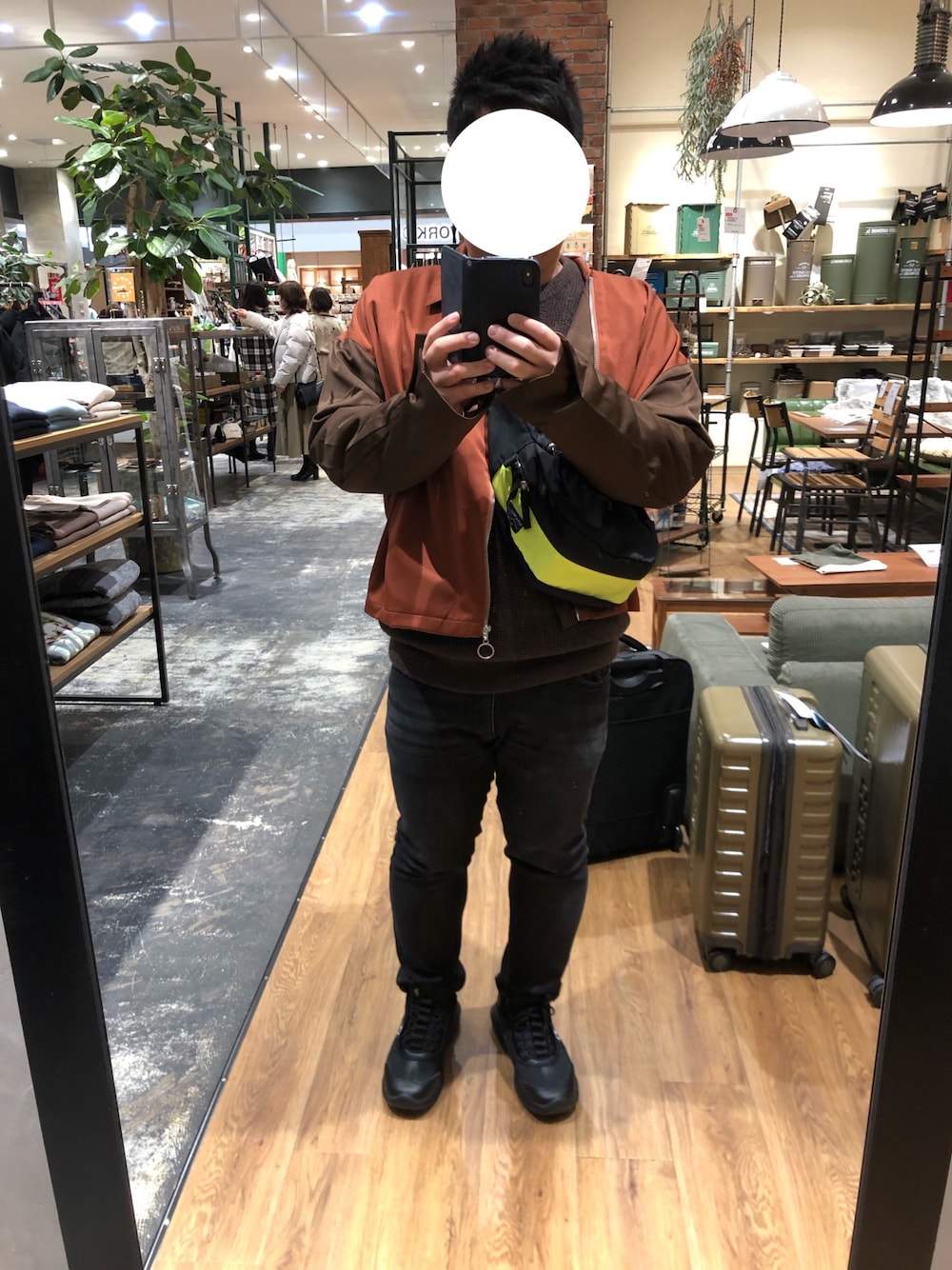 「シンプル、ブラウンコーデ、ニット、エアマックス、ライダース、ナイキ、yon、RAGEBLUE、いいね、save、フォローお願いします🤑、ブラウン×ブラック」｜「YONのYON　ライダーススイングトップ（ブルゾン、ブラウン系）」を使った、sagan.spさん（メンズ・160cm）の冬コーディネートの1枚目の写真