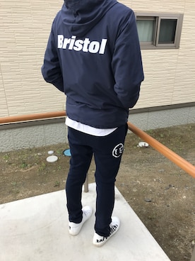 「F.C.R.B.（エフシーアールビー）のアイテム（ナイロンジャケット）」を使った、ヨロさん（メンズ・169cm）の春コーディネート