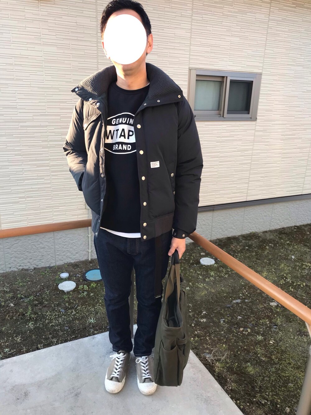 「WTAPSのアイテム（ブルゾン、ブルー系）」を使った、ヨロさん（メンズ・169cm）の冬コーディネートの1枚目の写真
