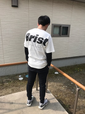 「F.C.R.B.（エフシーアールビー）のアイテム（トップス）」を使った、ヨロさん（メンズ・169cm）の春コーディネート