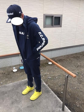 「F.C.R.B.（エフシーアールビー）のアイテム（パンツ）」を使った、ヨロさん（メンズ・169cm）の冬コーディネート