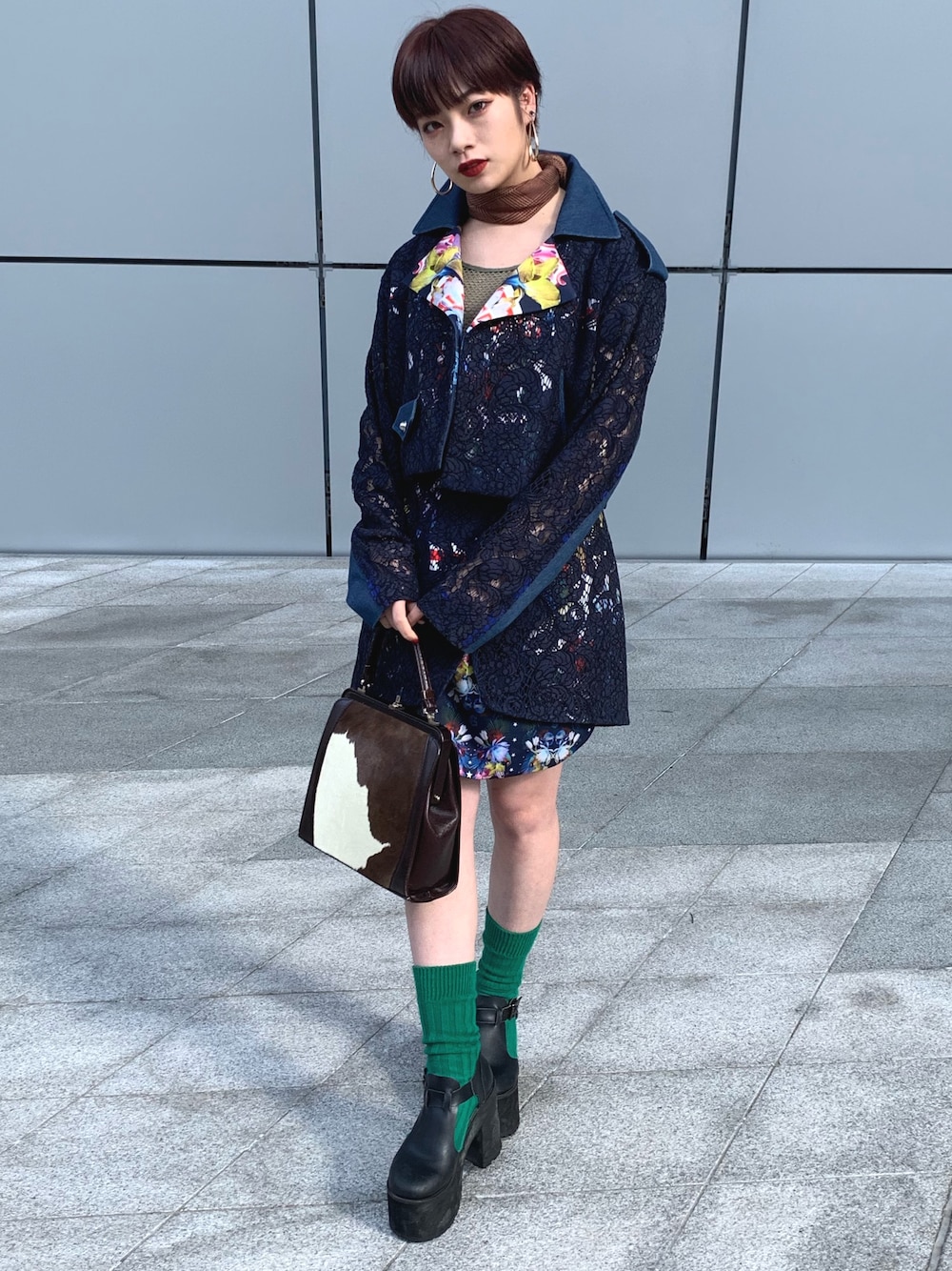 「GREEDILOUS、sfw、ソウルファッション、ソウルファッションウィーク、韓国ファッション」｜「GREEDILOUSのアイテム（ジャケット/アウター、ブルー系）」を使った、矢部ユウナさん（レディース・153cm）の春コーディネートの1枚目の写真
