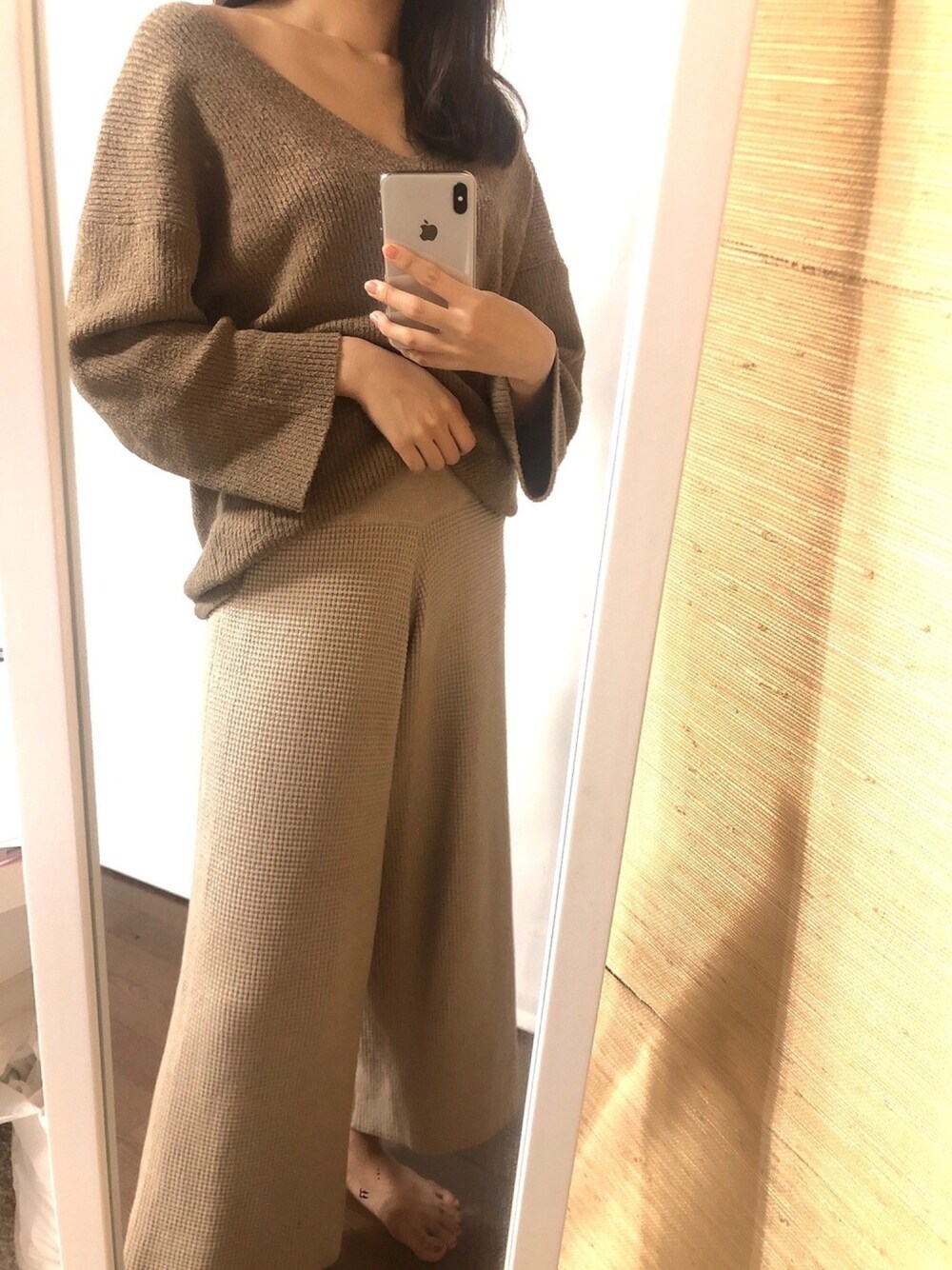 「カジュアルコーデ、おしゃれさんと繋がりたい、ワントーンコーデ、ベージュコーデ、ラクチンコーデ」｜「searoomlynnのアイテム（ニット/セーター、ブラウン系）」を使った、Ayaka さん（レディース・158cm）の春コーディネートの1枚目の写真