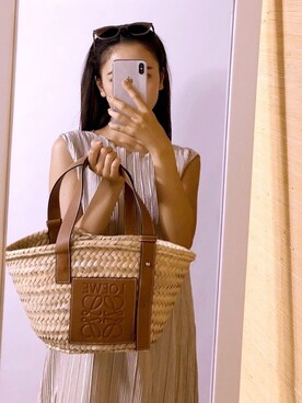 Ayaka さんの「Loewe - Small Raffia Basket Bag - Womens - Tan Multi」を使ったコーディネート