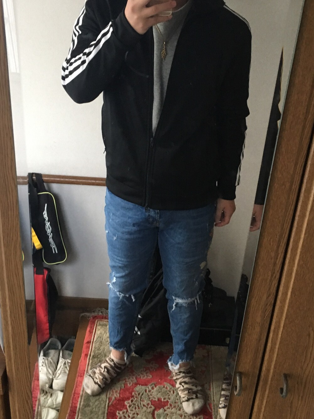 「adidas Originalsのアイテム（その他アウター、ブラック系）」を使った、リクトさん（メンズ・172cm）の冬コーディネートの1枚目の写真