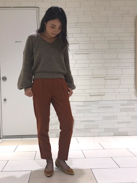 「アイテム（パンプス、イエロー系）」を使った、erina.uさん（レディース・160cm）の秋コーディネート