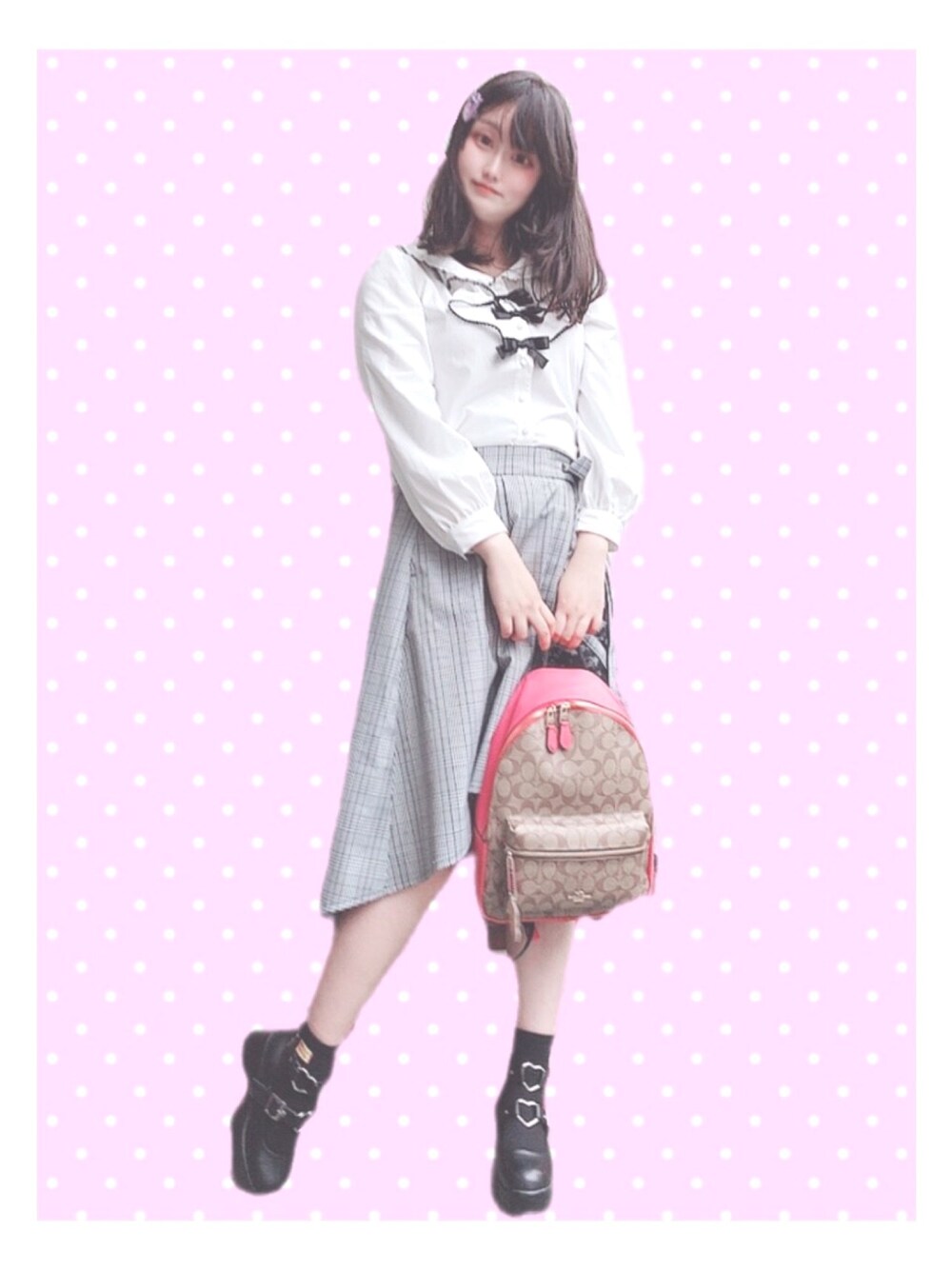 「今日のコーデ、地雷、COACH、アベイル」｜「Availのアイテム（シャツ/ブラウス、ホワイト系）」を使った、mitu_kunさん（レディース・165cm）の秋コーディネートの1枚目の写真