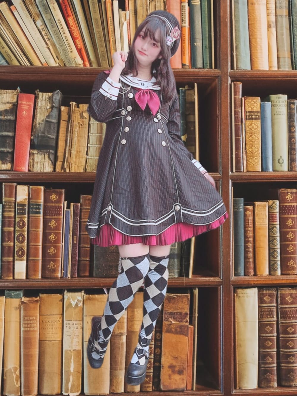 「クロミ、ロリィタ、ロリィタファッション、ゴスロリ、ootd」｜「losttreeのアイテム（ワンピース、ブラック系）」を使った、mitu_kunさん（レディース・165cm）の冬コーディネートの1枚目の写真