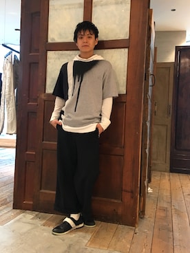「adidas SLVR（アディダスシルバー）のアイテム」を使った、mikoさん（メンズ・170cm）の春コーディネート