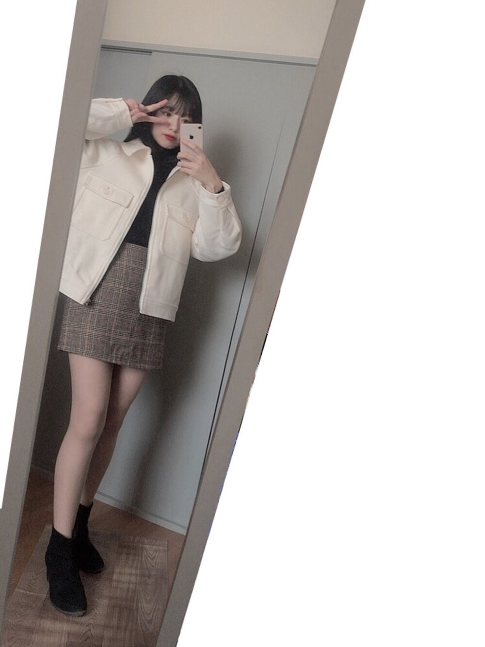「韓国ファッション、韓国ブランド、韓国好きな人と繋がりたい、冬コーデ、ハイネック、大人ガーリー、おしゃれさんと繋がりたい、チェック柄に恋してる」｜「GUのアイテム（ブルゾン、ホワイト系）」を使った、미카(ミカ)さん（レディース・157cm）の秋コーディネートの1枚目の写真