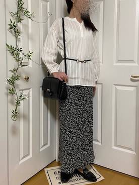 「しまむら（シマムラ）のアイテム（シャツ/ブラウス、ホワイト系）」を使った、ぱくあさん（レディース・169cm）の夏コーディネート