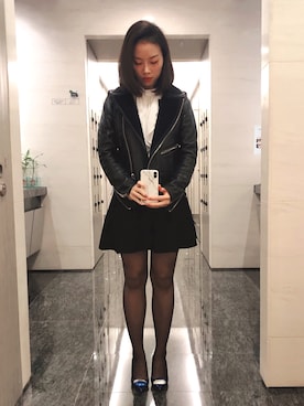 「RUPERT SANDERSON（ルパートサンダーソン）のアイテム」を使った、つばめさん（レディース・163cm）の冬コーディネート