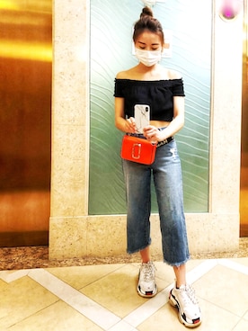 「MARC JACOBS（マークジェイコブス）のアイテム（クラッチバッグ）」を使った、つばめさん（レディース・163cm）の春コーディネート