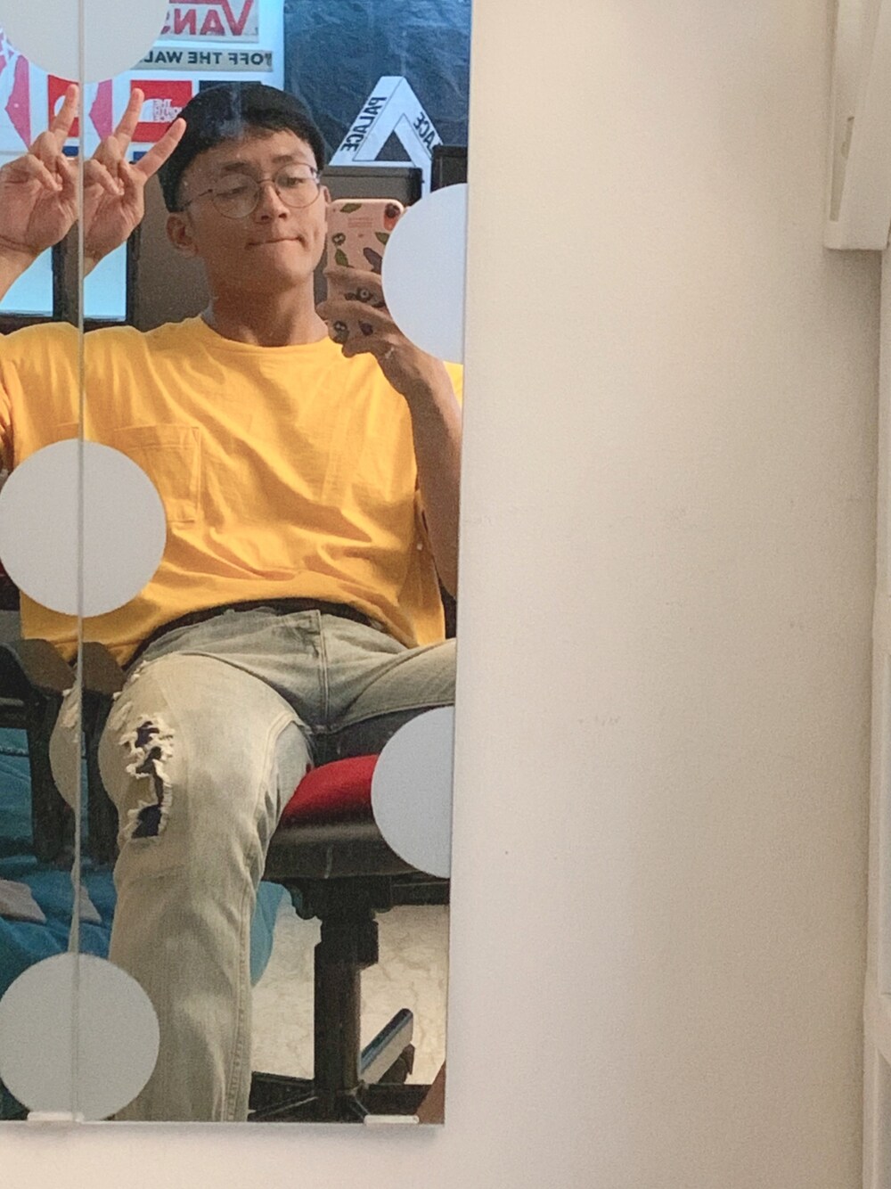 「PULL&BEARのアイテム（Tシャツ/カットソー、イエロー系）」を使った、zickOoさん（メンズ・185cm）の秋コーディネートの1枚目の写真