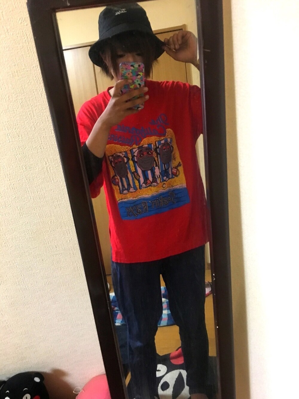 「ビッグシルエット、キャラT、ハット、オーバーサイズ、サルエルパンツ」｜「忘れたのアイテム（Tシャツ/カットソー、レッド系）」を使った、ゆちんさん（レディース・165cm）の夏コーディネートの1枚目の写真