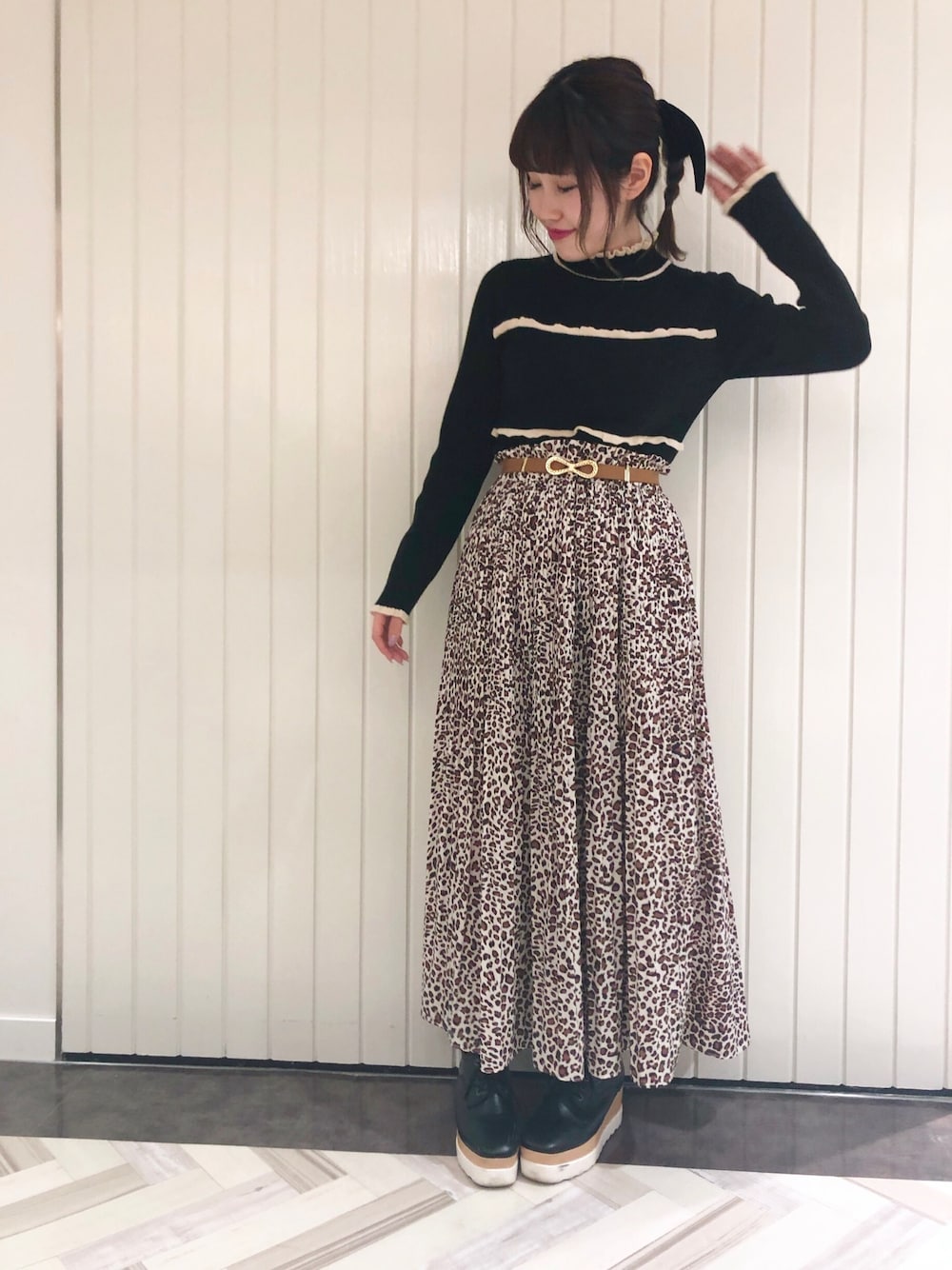 「冬コーデ、大人カジュアル、タートルネックニット、低身長、ひょう柄、レオパード、ロングスカート、ハイネック、黒」｜「archivesのバイカラーフリルリブニット（ニット/セーター、ブラック系）」を使った、ゆきみさん（レディース・153cm）の冬コーディネートの1枚目の写真