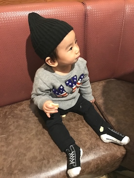 「abcd（ナシ）のアイテム（スウェット）」を使った、yitさん（キッズ・70cm）の冬コーディネート