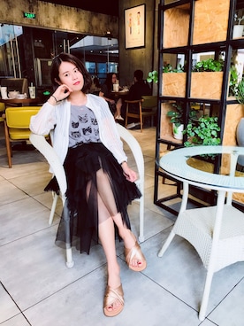 「アイテム（スリッポン、ゴールド系）」を使った、snowbiubiuさん（レディース・166cm）の春コーディネート