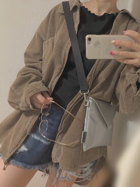 「アイテム（ボディバッグ/ウエストポーチ、シルバー系）」を使った、m a n a eさん（レディース・152cm）の春コーディネート