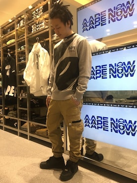 「AAPE BY A BATHING APE（エーエイプバイアベイシングエイプ）のアイテム（パンツ）」を使った、山本雄也さん（メンズ・165cm）の春コーディネート
