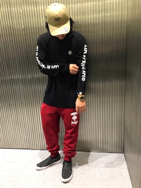 「AAPE BY A BATHING APE（エーエイプバイアベイシングエイプ）のアイテム（パンツ）」を使った、山本雄也さん（メンズ・165cm）の秋コーディネート
