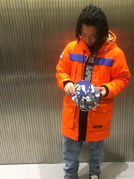 「AAPE BY A BATHING APE（エーエイプバイアベイシングエイプ）のアイテム（パンツ）」を使った、山本雄也さん（メンズ・166cm）の冬コーディネート