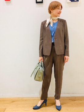 「blue」｜「アイテム（ノーカラージャケット）」を使った、erina.iさん（レディース・156cm）の春コーディネート