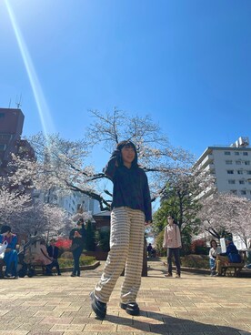 「X-girl（エックスガール）のBUTTERFLY L/S SHIRT（シャツ/ブラウス、グレー系）」を使った、MoMoNaさん（レディース・157cm）の春コーディネート