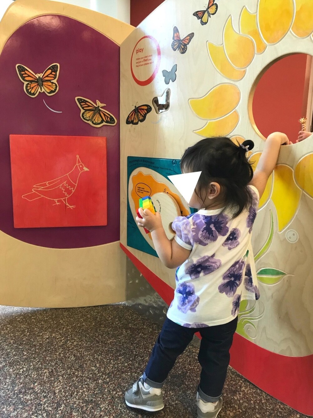 「女の子コーデ、1歳、すみれ柄、図書館コーデ」｜「じじばばセレクトのアイテム（Tシャツ/カットソー、パープル系）」を使った、suumii_txさん（キッズ・74cm）の夏コーディネートの1枚目の写真