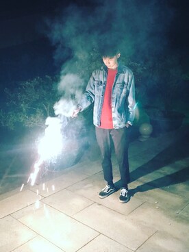 「PULL&BEAR（プルアンドベア）のアイテム（デニムジャケット）」を使った、Chon Kit Wanさん（メンズ・184cm）の冬コーディネート