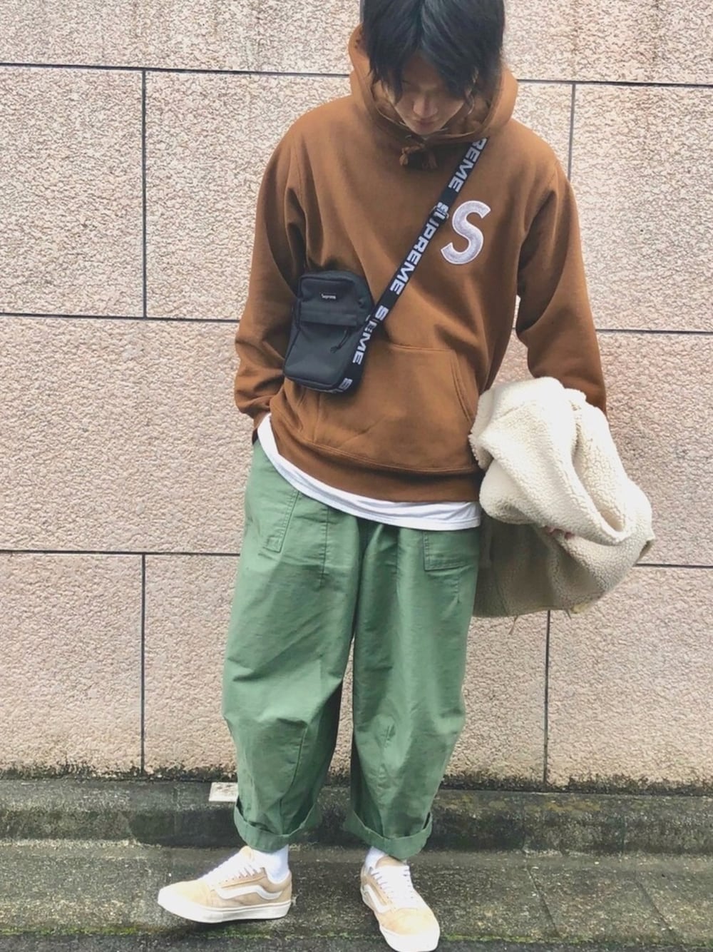 Supreme のボディバッグ/ウエストポーチを使った「ベージュ」の人気