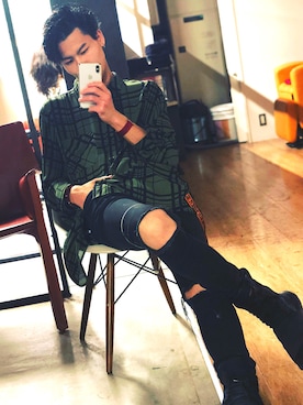 「アイテム（バングル/リストバンド）」を使った、O-KAさん（メンズ・172cm・20代）の夏コーディネート