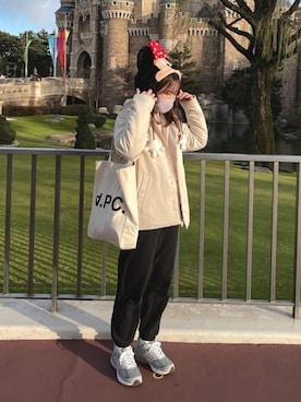 「アイテム（ダウンジャケット/コート、ベージュ系）」を使った、miyukiさん（レディース・159cm）の春コーディネート