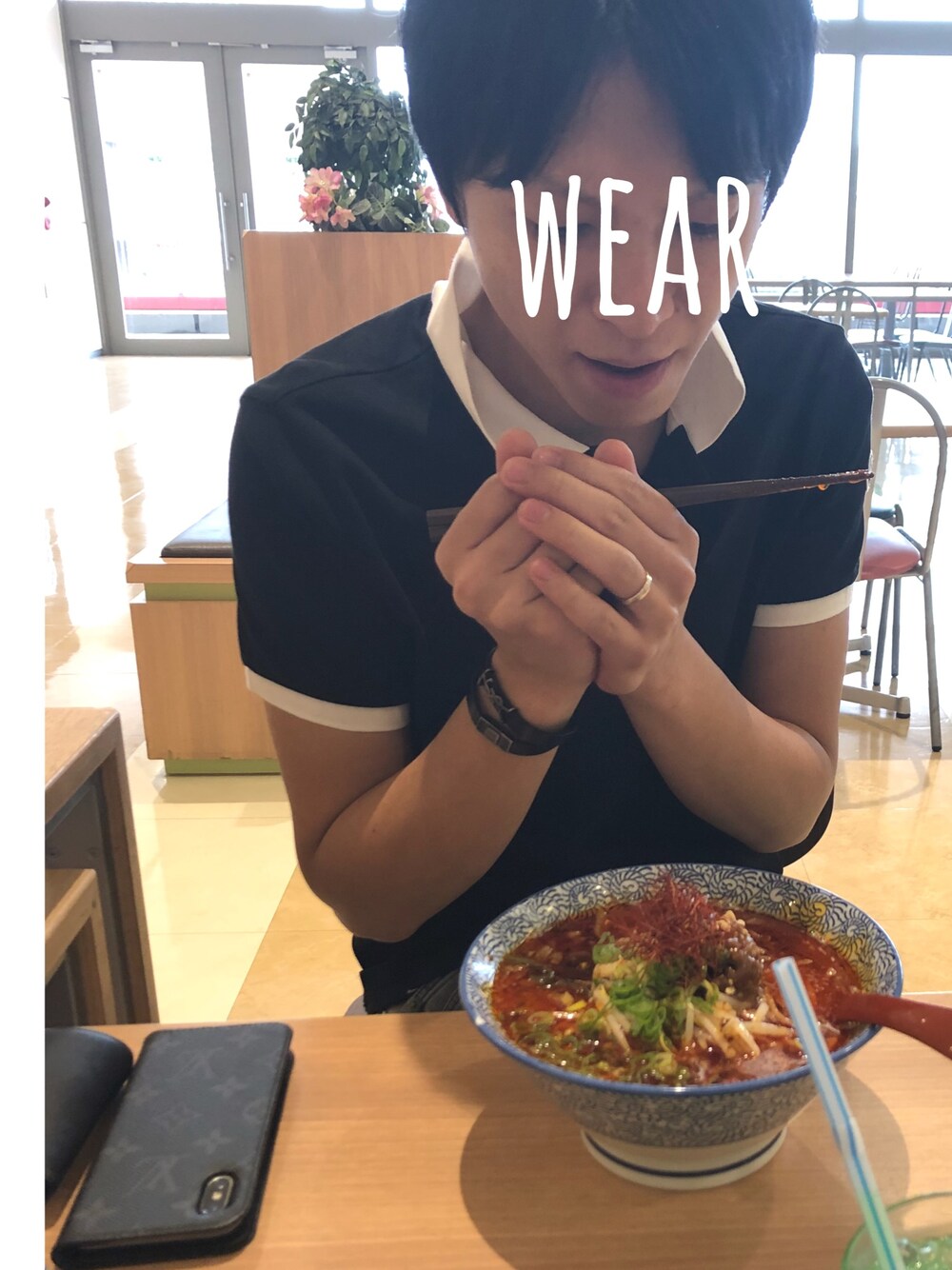 「カジュアル、きれいめカジュアル、大人コーデ、パパコーデ、秋服準備はじめました、おしゃれさんと繋がりたい、シンプル、いいね、save、フォローお願いします🤑」｜「MONCLERのアイテム（ポロシャツ、ブラック系）」を使った、Harukanaさん（レディース・155cm）の秋コーディネートの1枚目の写真