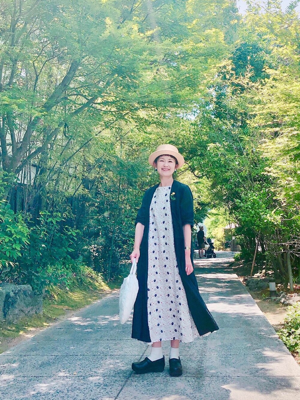 「初夏、お出かけコーデ、カンカン帽、ロングワンピース、モノトーン」｜「sashikiのアイテム（帽子、ベージュ系）」を使った、サトミィさん（レディース・155cm）の夏コーディネートの1枚目の写真