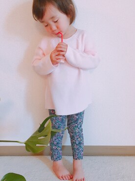 「ZARA KIDSのアイテム（ニット/セーター、ピンク系）」を使った、Anneさん（キッズ・90cm）の春コーディネート