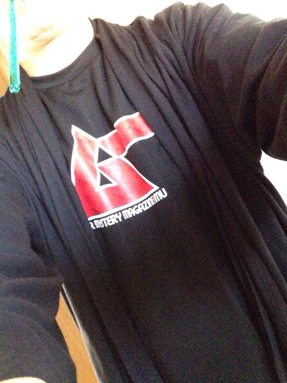 「ムー、ムー民、しまムーら、月刊ムー、supermysterymagazinemu、おしゃれ好き変態部」｜「しまむらのアイテム（Tシャツ/カットソー、ブラック系）」を使った、Yu-kiさん（メンズ・177cm）の春コーディネートの1枚目の写真