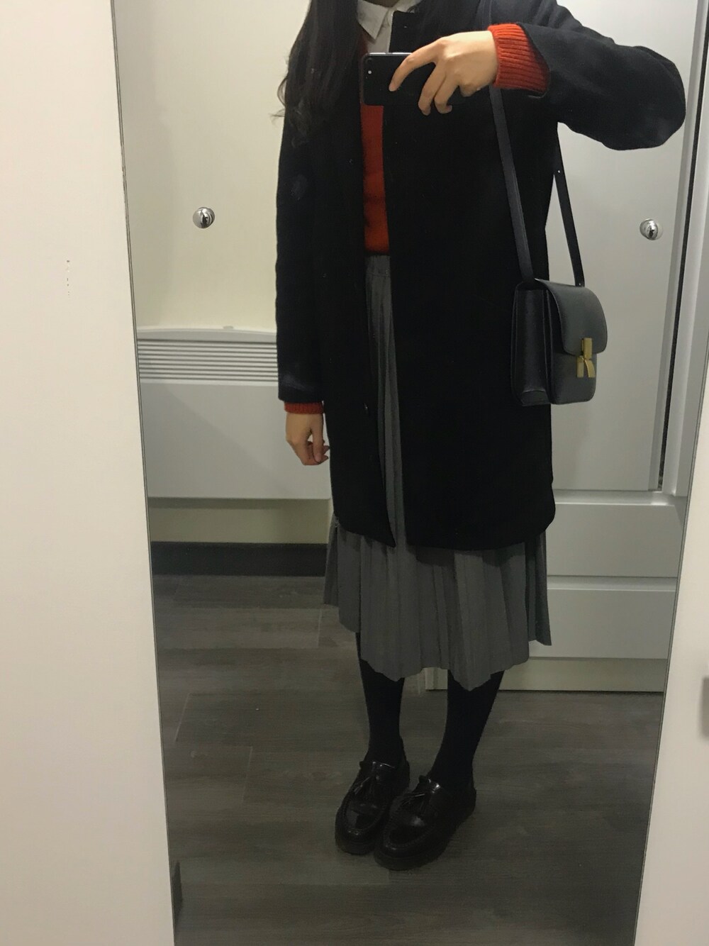 「MARGARET HOWELLのWOOL JUMPER（ニット/セーター、オレンジ系）」を使った、Zrrさん（レディース・168cm）の冬コーディネートの1枚目の写真