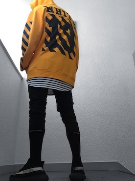 「off white（オフホワイト）のアイテム（パーカー、イエロー系）」を使った、Ko–heiさん（メンズ・168cm）の春コーディネート